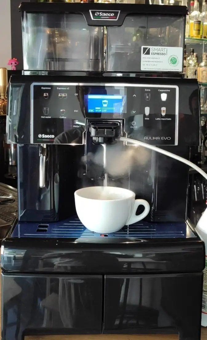 Machine à café en grains Saeco Aulika Evo installée par Smart Espresso